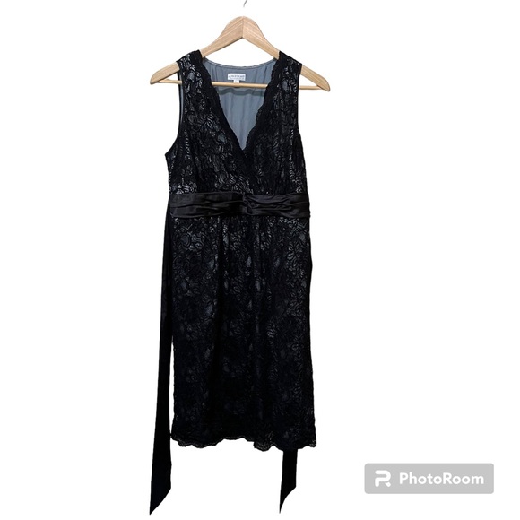 A Pea in the Pod Faux Wrap Black Lace Dress - Picture 2 of 14